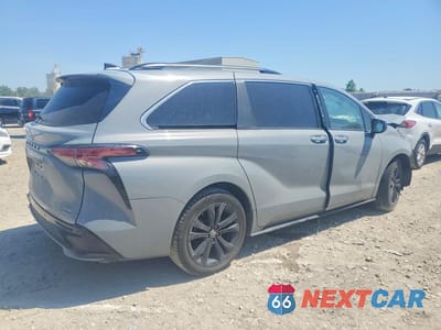 Trzecie zdjęcie samochodu z tyłu: 2024 TOYOTA SIENNA XSE VIN:5TDDRKEC6RS216967 - miniatura