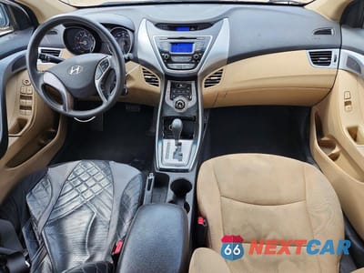 Zdjęcie 8 z 13 samochodu: 2013 HYUNDAI ELANTRA GLS VIN:5NPDH4AE8DH356751 - miniatura