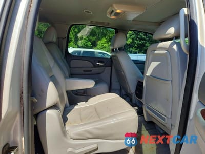 Zdjęcie 11 z 14 samochodu: 2011 CHEVROLET SUBURBAN C1500 LTZ VIN:1GNSCKE05BR376977 - miniatura
