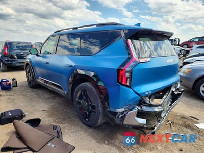 Drugie zdjęcie samochodu z przodu: 2024 KIA EV9 GT LINE VIN:KNDAEFS50R6037755 - miniatura