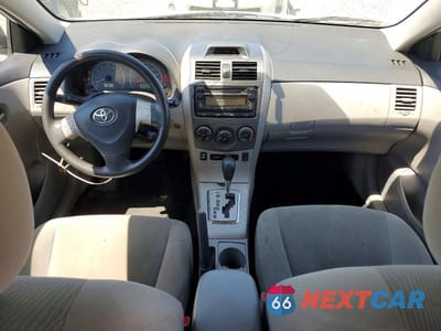 Zdjęcie 8 z 12 samochodu: 2012 TOYOTA COROLLA LE VIN:2T1BU4EE8CC891903 - miniatura