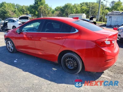 Drugie zdjęcie samochodu z przodu: 2017 CHEVROLET CRUZE LT VIN:1G1BE5SM2H7185364 - miniatura