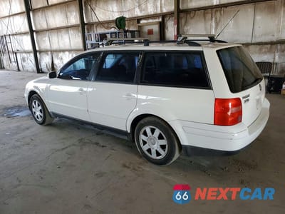 Drugie zdjęcie samochodu z przodu: 2001 VOLKSWAGEN PASSAT GLS VIN:WVWHC63B21E034696 - miniatura