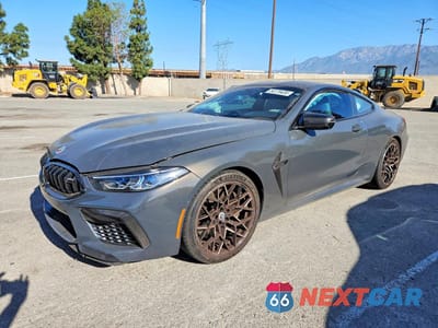2023 BMW M8 WBSAE0C00PCK59154 - główne zdjęcie licytacji z USA - miniatura