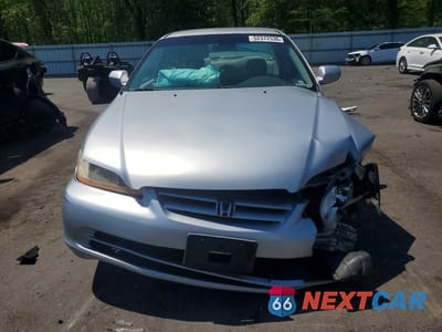 Piąte zdjęcie samochodu w środku: 2001 HONDA ACCORD LX VIN:1HGCG66501A021149 - miniatura