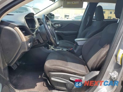 Zdjęcie 7 z 13 samochodu: 2016 JEEP CHEROKEE LATITUDE VIN:1C4PJLCB0GW264059 - miniatura