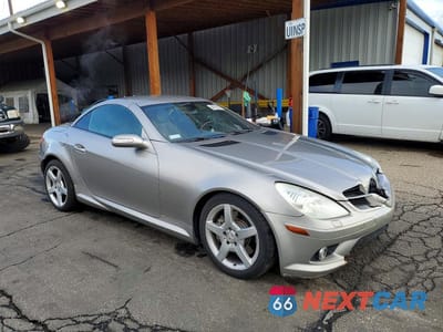 Czwarte zdjęcie samochodu z boku: 2006 MERCEDES-BENZ SLK 350 VIN:WDBWK56F46F099147 - miniatura