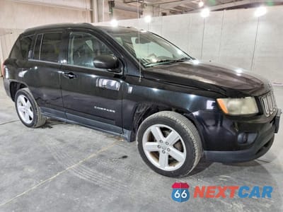 Czwarte zdjęcie samochodu z boku: 2012 JEEP COMPASS LIMITED VIN:1C4NJCCB4CD718956 - miniatura