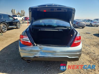 Zdjęcie 6 z 12 samochodu: 2012 MERCEDES-BENZ C 250 VIN:WDDGF4HB8CR228568 - miniatura