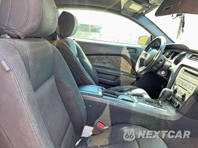 Piąte zdjęcie samochodu w środku: 2014 FORD MUSTANG VIN:1ZVBP8AM0E5325260 - miniatura