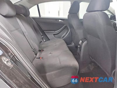 Zdjęcie 10 z 12 samochodu: 2013 VOLKSWAGEN JETTA BASE VIN:3VW2K7AJ9DM286529 - miniatura