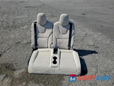Zdjęcie 13 z 14 samochodu: 2026 TESLA MODEL X VIN:7SAXCBE59TF473345 - miniatura