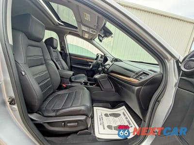 Piąte zdjęcie samochodu w środku: 2018 HONDA CR-V EXL VIN:7FARW2H86JE045642 - miniatura