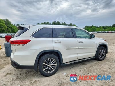 Trzecie zdjęcie samochodu z tyłu: 2017 TOYOTA HIGHLANDER HYBRID XLE VIN:5TDJGRFH0HS022896 - miniatura