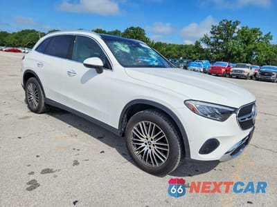 Czwarte zdjęcie samochodu z boku: 2024 MERCEDES-BENZ GLC 300 4MATIC VIN:W1NKM4HB4RF232002 - miniatura