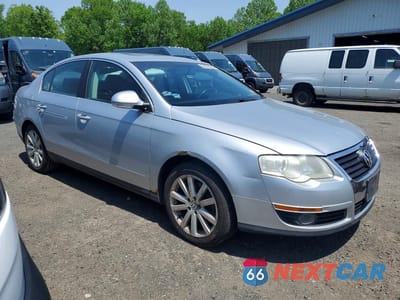 Czwarte zdjęcie samochodu z boku: 2010 VOLKSWAGEN PASSAT KOMFORT VIN:WVWJM7AN7AE099710 - miniatura