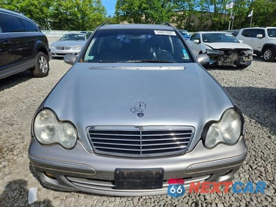 Piąte zdjęcie samochodu w środku: 2005 MERCEDES-BENZ C VIN:WDBRH81J75F650534 - miniatura