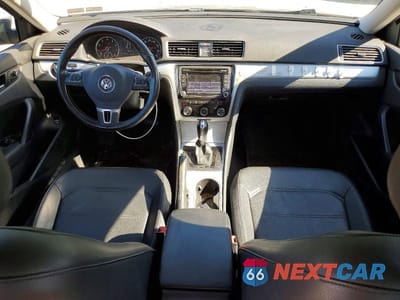 Zdjęcie 8 z 12 samochodu: 2013 VOLKSWAGEN PASSAT SE VIN:1VWBP7A31DC133003 - miniatura