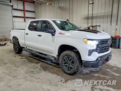 Czwarte zdjęcie samochodu z boku: 2023 CHEVROLET SILVERADO K1500 LT TRAIL BOSS VIN:3GCUDFED4PG321100 - miniatura