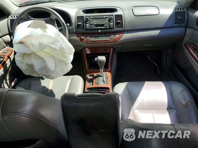 Zdjęcie 8 z 12 samochodu: 2005 TOYOTA CAMRY XLE V6 VIN:4T1BF32K75U101524 - miniatura