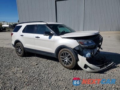 Czwarte zdjęcie samochodu z boku: 2019 FORD EXPLORER SPORT VIN:1FM5K8GT8KGB40768 - miniatura