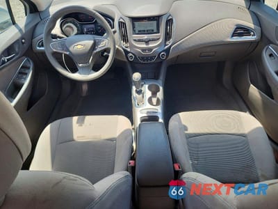 Zdjęcie 8 z 12 samochodu: 2017 CHEVROLET CRUZE LT VIN:3G1BE5SM3HS522013 - miniatura