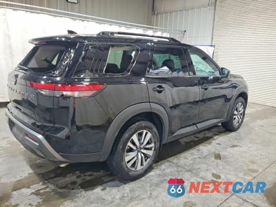 Trzecie zdjęcie samochodu z tyłu: 2026 NISSAN PATHFINDER SL VIN:5N1DR3CS9TC233282 - miniatura