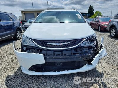 Piąte zdjęcie samochodu w środku: 2017 CHRYSLER PACIFICA LIMITED VIN:2C4RC1GG0HR505271 - miniatura