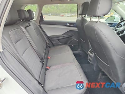 Zdjęcie 11 z 13 samochodu: 2024 VOLKSWAGEN TAOS SE VIN:3VVVX7B23RM113381 - miniatura