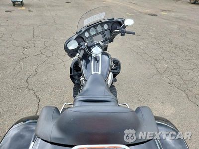 Zdjęcie 6 z 9 samochodu: 2017 HARLEY-DAVIDSON FLHTCUTG TRI GLIDE ULTRA VIN:1HD1MAD19HB851049 - miniatura