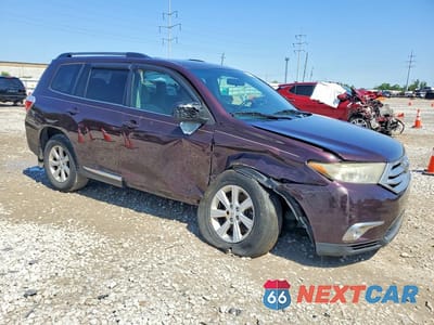 Czwarte zdjęcie samochodu z boku: 2011 TOYOTA HIGHLANDER BASE VIN:5TDBK3EH9BS088985 - miniatura