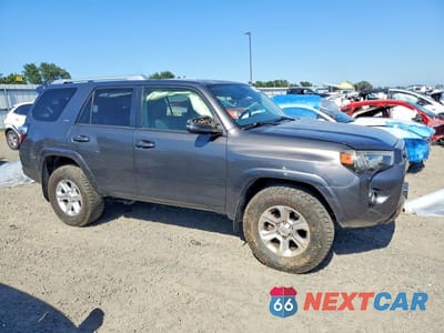 Czwarte zdjęcie samochodu z boku: 2016 TOYOTA 4RUNNER SR5 PREMIUM VIN:JTEBU5JR0G5380036 - miniatura