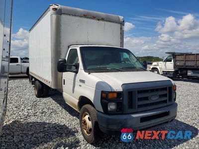Czwarte zdjęcie samochodu z boku: 2016 FORD E350 BOX TRUCK VIN:1FDWE3FL1GDC36458 - miniatura