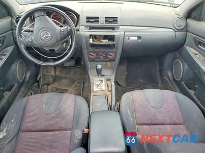 Zdjęcie 8 z 12 samochodu: 2006 MAZDA 3 HATCHBACK VIN:JM1BK143461433529 - miniatura