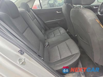 Zdjęcie 10 z 12 samochodu: 2021 KIA RIO LX VIN:3KPA24AD4ME382294 - miniatura