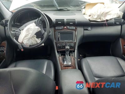 Zdjęcie 8 z 12 samochodu: 2004 MERCEDES-BENZ C 240 4MATIC VIN:WDBRF81J14F534282 - miniatura