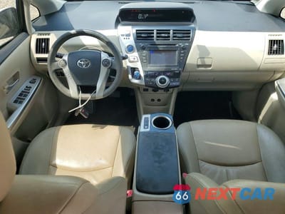 Zdjęcie 8 z 12 samochodu: 2012 TOYOTA PRIUS V THREE VIN:JTDZN3EU6C3158898 - miniatura