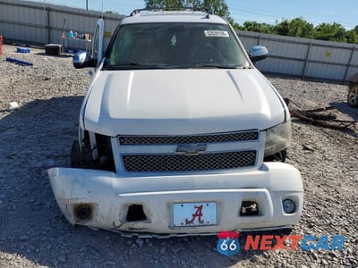 Piąte zdjęcie samochodu w środku: 2011 CHEVROLET TAHOE C1500 LTZ VIN:1GNSCCE05BR125902 - miniatura