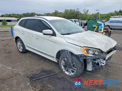Czwarte zdjęcie samochodu z boku: 2015 VOLVO XC60 T5 VIN:YV440MDJ8F2676329 - miniatura