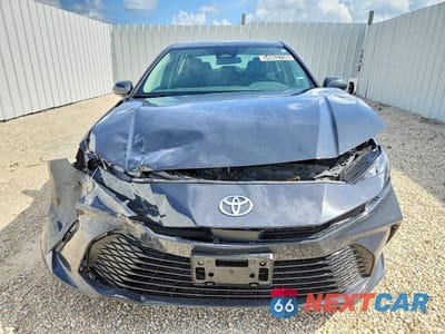 Piąte zdjęcie samochodu w środku: 2025 TOYOTA CAMRY LE VIN:4T1DAACK9SU014195 - miniatura