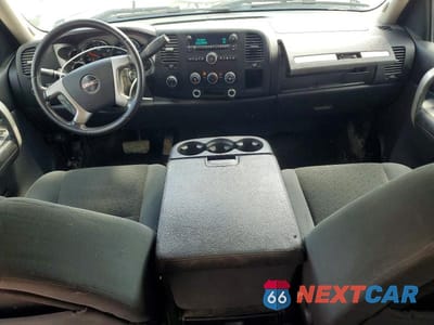 Zdjęcie 8 z 13 samochodu: 2008 GMC SIERRA K2500 HEAVY DUTY VIN:1GTHK23648F219710 - miniatura