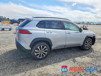 Trzecie zdjęcie samochodu z tyłu: 2023 TOYOTA COROLLA CROSS XLE VIN:7MUDAABG8PV048146 - miniatura