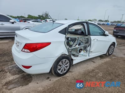 Trzecie zdjęcie samochodu z tyłu: 2016 HYUNDAI ACCENT SE VIN:KMHCT4AEXGU971415 - miniatura