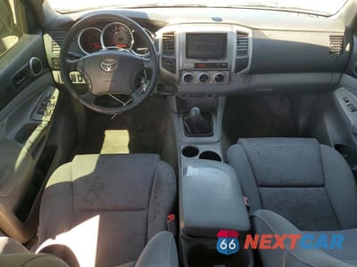 Zdjęcie 8 z 12 samochodu: 2005 TOYOTA TACOMA DOUBLE CAB VIN:5TELU42N45Z013147 - miniatura