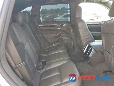 Zdjęcie 10 z 12 samochodu: 2015 PORSCHE CAYENNE S VIN:WP1AB2A22FLA60118 - miniatura