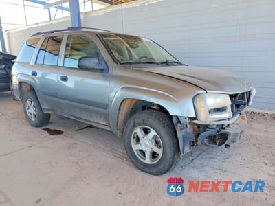 Czwarte zdjęcie samochodu z boku: 2005 CHEVROLET TRAILBLAZER LS VIN:1GNDT13S752205233 - miniatura