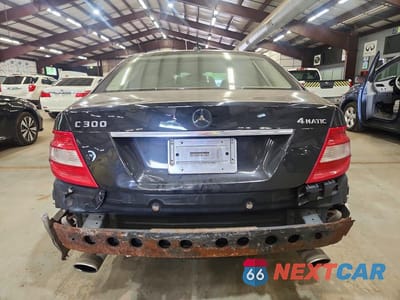 Zdjęcie 6 z 12 samochodu: 2011 MERCEDES-BENZ C 300 4MATIC VIN:WDDGF8BB5BR139653 - miniatura