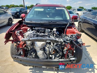 Piąte zdjęcie samochodu w środku: 2018 NISSAN ROGUE SV VIN:5N1AT2MT0JC734645 - miniatura