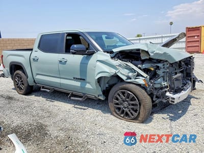 Czwarte zdjęcie samochodu z boku: 2025 TOYOTA TUNDRA LIMITED VIN:5TFWA5DB9SX319584 - miniatura