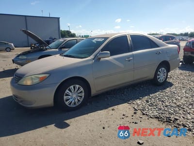 2003 TOYOTA CAMRY LE 4T1BE32K73U700262 - główne zdjęcie licytacji z USA - miniatura